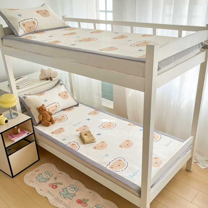 91家纺网 家纺一手货源 找家纺 川悦生活2025新款小清新冰藤席学生款 咕噜小熊