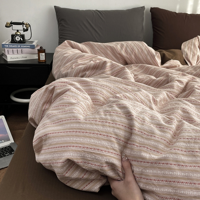 91家纺网 家纺一手货源 找家纺 羋多（原穆琪） 2025新款全棉色织提花人字斜四件套-美拉德系列 美拉德-墨染黛