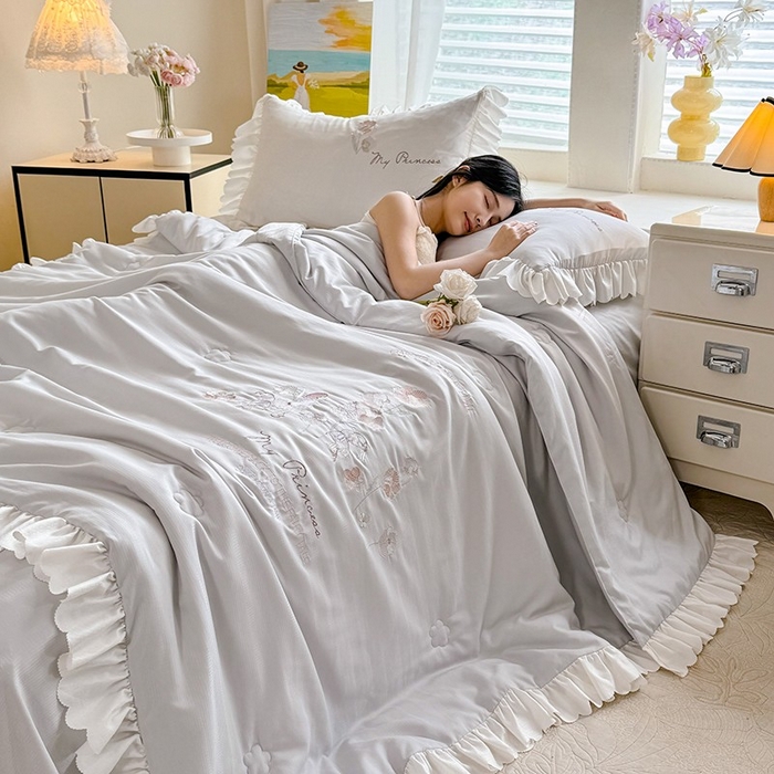 91家纺网 家纺一手货源 找家纺 绒世界 绒世界 2025针织提花绣花小清新夏被四件套 童话-星灰