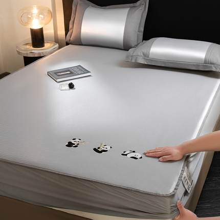 绒 多宝 2025新款冰丝藤席凉席可折叠空调席卡通冰丝席防滑床笠款 淡雅灰（床笠款）