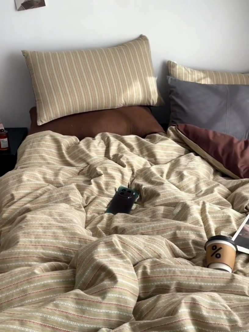 91家纺网 家纺一手货源 找家纺 羋多（原穆琪） 2025新款全棉色织提花人字斜四件套-美拉德系列 美拉德-琥珀绿