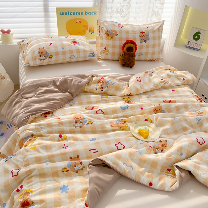 91家纺网 家纺一手货源 找家纺 弗苓家纺 2025新款A类皱皱纱印花夏被 卡皮巴拉