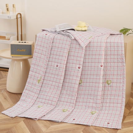 91家纺网 家纺一手货源 找家纺 被多多被业 2025新款亲肤绒多针绗绣工艺夏被空调被 一朵花