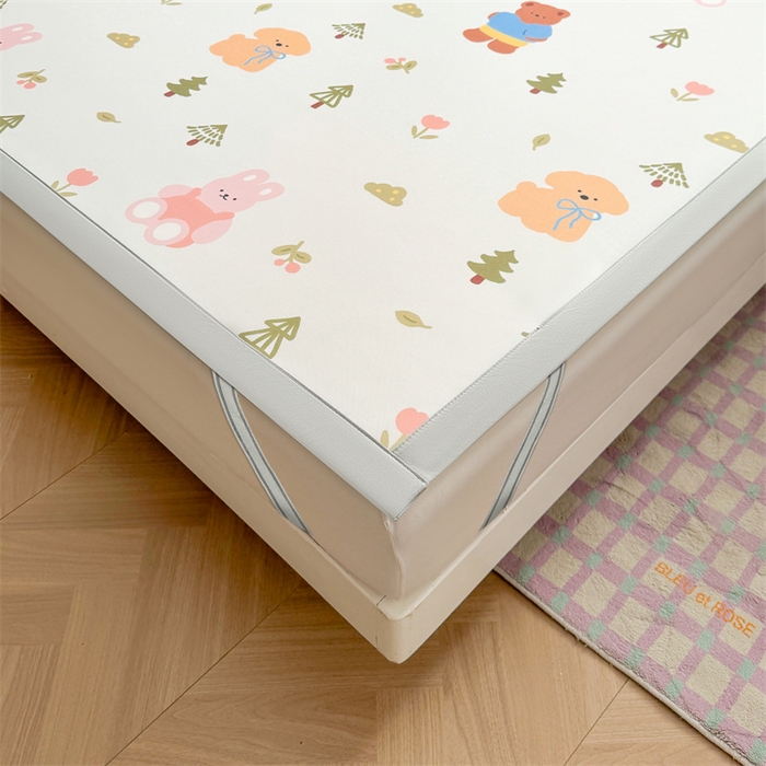 91家纺网 家纺一手货源 找家纺 雯豆2025春夏新款碳光冰丝席三件套A类凉感印花三明治凉席 碳光冰丝席-绑带款-动物乐园