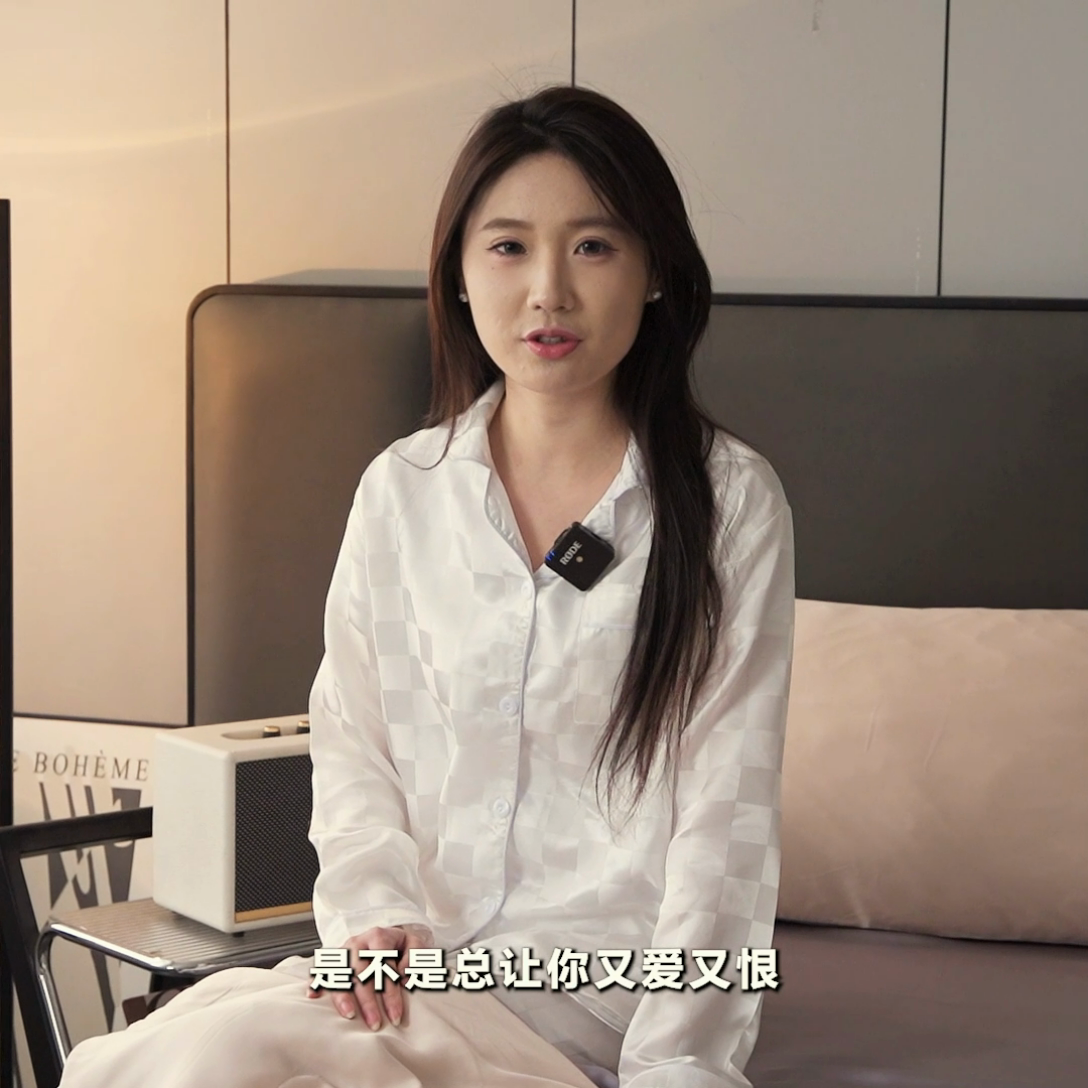 91家纺网 家纺一手货源 找家纺 雯豆天丝夏被纯色拼色A类莱赛尔凉感被子轻奢夏凉被子四件套 洛神珠-香槟金+摩咖色