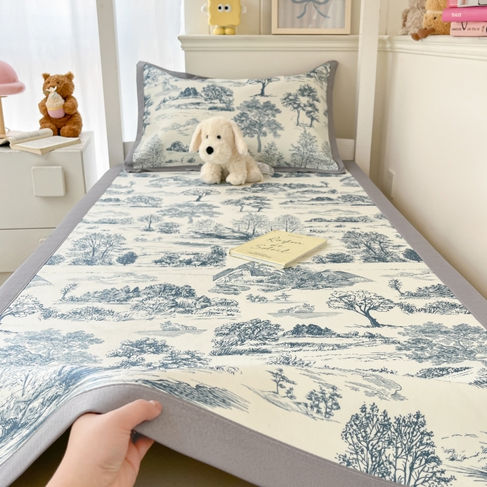 91家纺网 家纺一手货源 找家纺 川悦生活2025新款600D立体宽边印花冰丝席学生床 复古欧庭-蓝