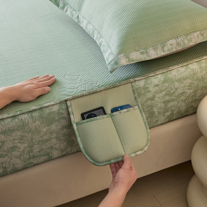 91家纺网 家纺一手货源 找家纺 鑫琪莱 2025新款5D立体雕花凉感豆豆冰丝席凉席席子系列 床笠款-玫瑰-果绿