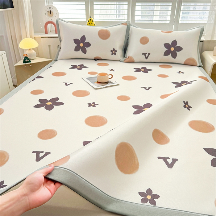 91家纺网 家纺一手货源 找家纺 雯豆2025春夏新款碳光冰丝席三件套A类凉感印花三明治凉席 碳光冰丝席-绑带款-五瓣花