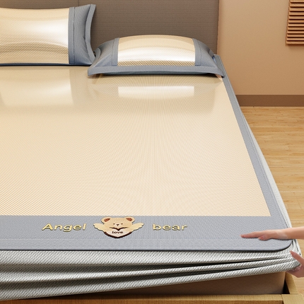 91家纺网 家纺一手货源 找家纺 （总）莱轩席业 2025新款轻柔丝凉席冰丝席-欢乐熊 床笠款