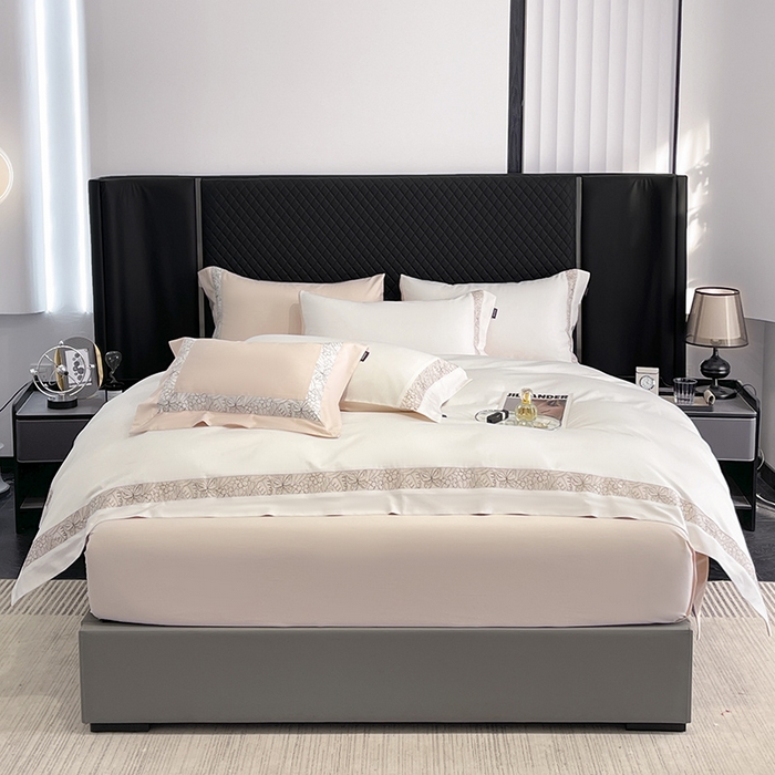 91家纺网 家纺一手货源 找家纺 2025新款A类长绒棉夹棉床盖床笠四件套全棉纯棉纯色绗绣四季款保护罩高级感纯色床上用品 诺兰-白粉