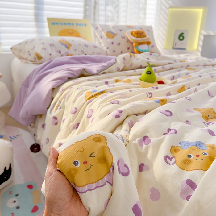 91家纺网 家纺一手货源 找家纺 弗苓家纺 2025新款A类皱皱纱印花夏被 黄油小熊