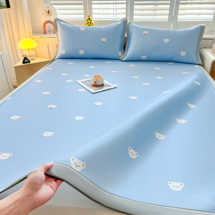 91家纺网 家纺一手货源 找家纺 雯豆2025春夏新款碳光冰丝席三件套A类凉感印花三明治凉席 碳光冰丝席-绑带款-可爱点点