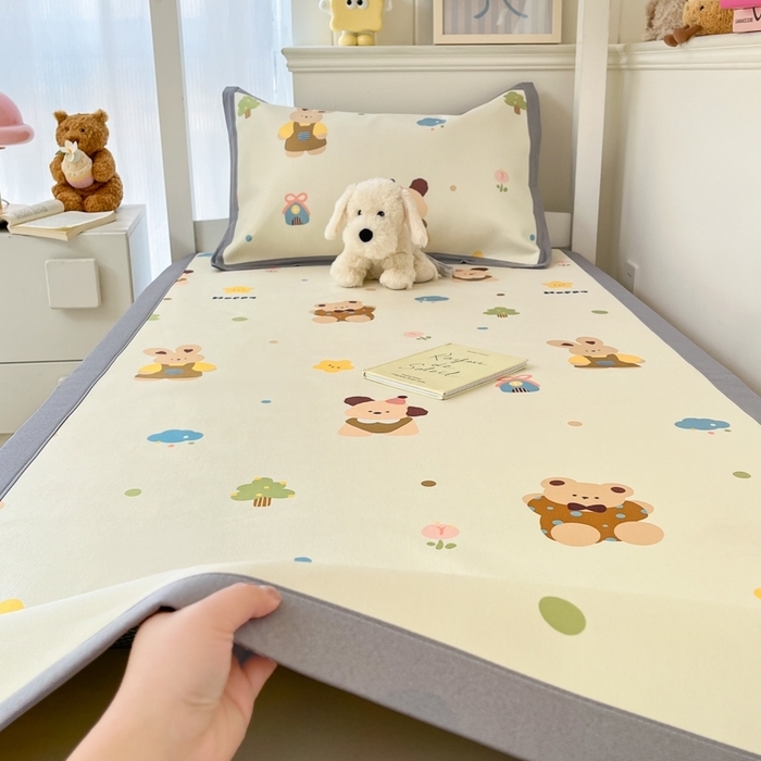 91家纺网 家纺一手货源 找家纺 川悦生活2025新款600D立体宽边印花冰丝席学生床 咔吉