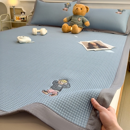 91家纺网 家纺一手货源 找家纺 （总）眠多宝 2025新款乙纶冰豆豆凉席凉席可折叠空调席冰丝席防滑床笠款