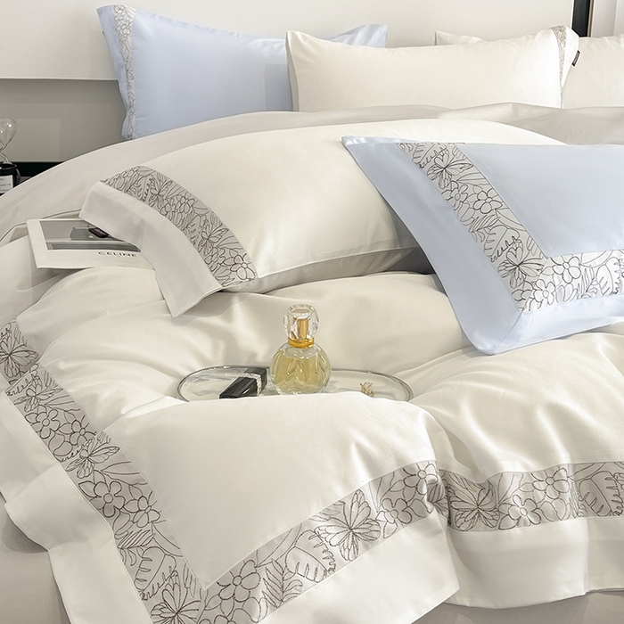 91家纺网 家纺一手货源 找家纺 2025新款A类长绒棉夹棉床盖床笠四件套全棉纯棉纯色绗绣四季款保护罩高级感纯色床上用品 诺兰-白灰