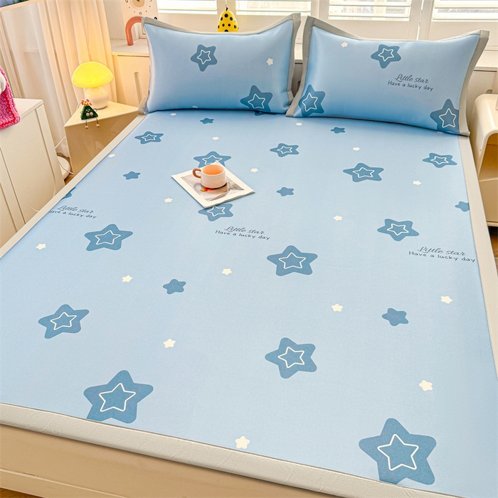 91家纺网 家纺一手货源 找家纺 雯豆2025春夏新款碳光冰丝席三件套A类凉感印花三明治凉席 碳光冰丝席-绑带款-浩瀚星辰