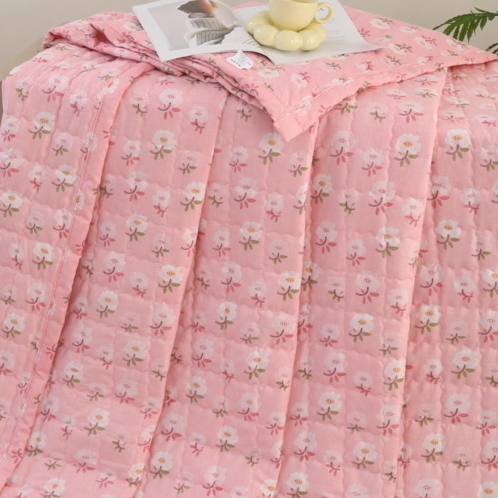 91家纺网 家纺一手货源 找家纺 被多多被业 2025新款亲肤绒多针绗绣工艺夏被空调被 樱花恋记