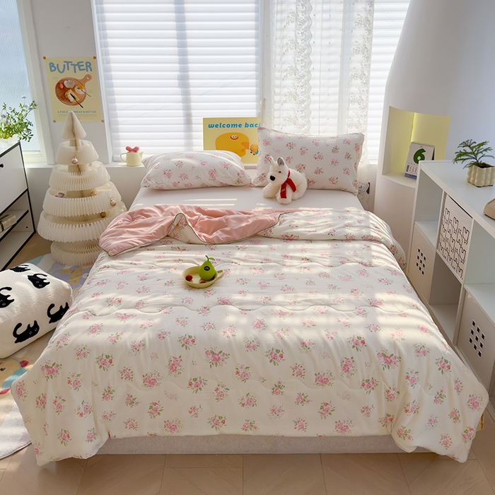 91家纺网 家纺一手货源 找家纺 弗苓家纺 2025新款A类皱皱纱印花夏被 粉茸花