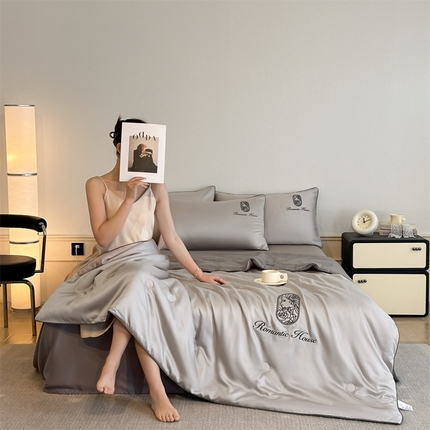 91家纺网 家纺一手货源 找家纺 （总）无界2025新款水洗真丝夏被以爱之名