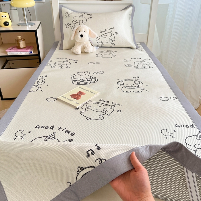 91家纺网 家纺一手货源 找家纺 川悦生活2025新款小清新冰藤席学生款 开心旺仔