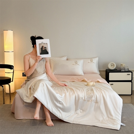 91家纺网 家纺一手货源 找家纺 （总）无界2025新款水洗真丝夏被以爱之名