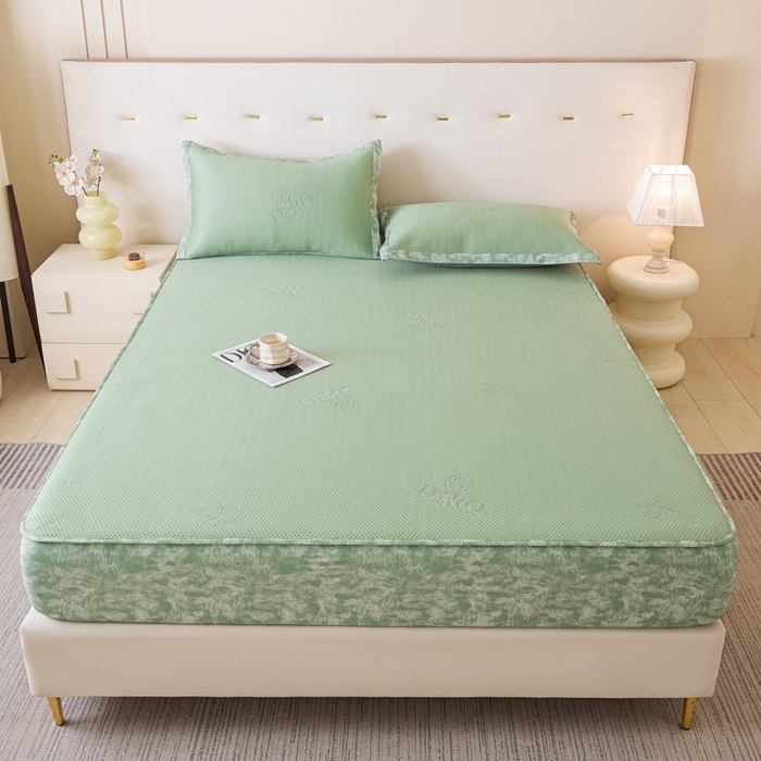 91家纺网 家纺一手货源 找家纺 鑫琪莱 2025新款5D立体雕花凉感豆豆冰丝席凉席席子系列 床笠款-玫瑰-果绿