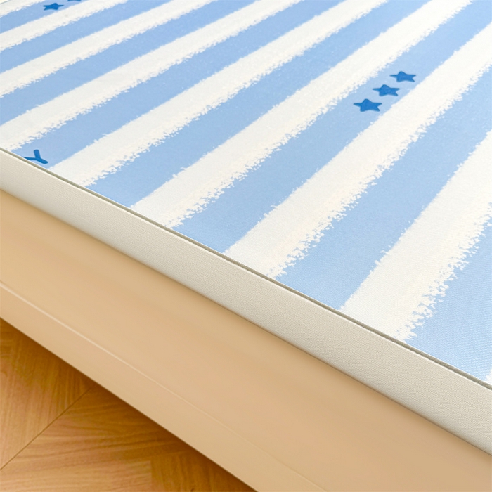 91家纺网 家纺一手货源 找家纺 雯豆2025春夏新款碳光冰丝席三件套A类凉感印花三明治凉席 碳光冰丝席-绑带款-蓝色条纹