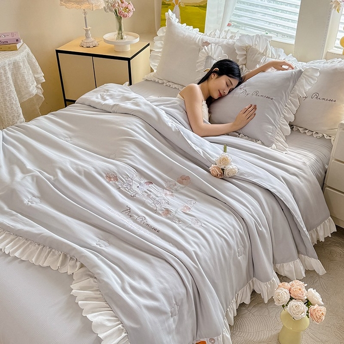 91家纺网 家纺一手货源 找家纺 绒世界 绒世界 2025针织提花绣花小清新夏被四件套 童话-星灰