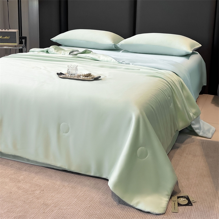 91家纺网 家纺一手货源 找家纺 雯豆天丝夏被纯色拼色A类莱赛尔凉感被子轻奢夏凉被子四件套 洛神珠-浅艾绿+天空蓝