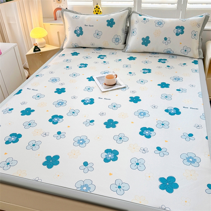 91家纺网 家纺一手货源 找家纺 雯豆2025春夏新款碳光冰丝席三件套A类凉感印花三明治凉席 碳光冰丝席-绑带款-漫雨-1