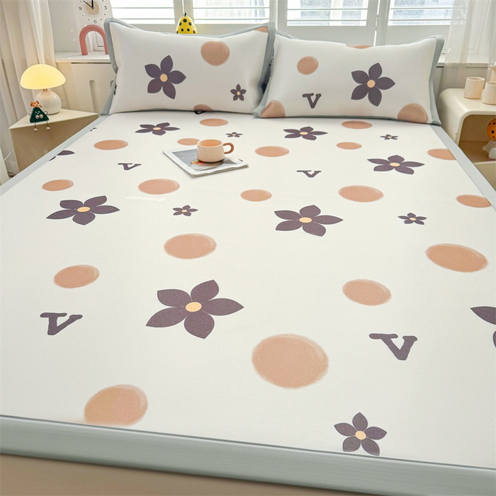 91家纺网 家纺一手货源 找家纺 雯豆2025春夏新款碳光冰丝席三件套A类凉感印花三明治凉席 碳光冰丝席-绑带款-五瓣花