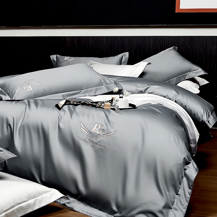 91家纺网 家纺一手货源 找家纺 2025新款120S60支双股贡缎长绒棉刺绣花四件套纯棉全棉100%棉轻奢时尚 圣玛丽亚-时尚灰