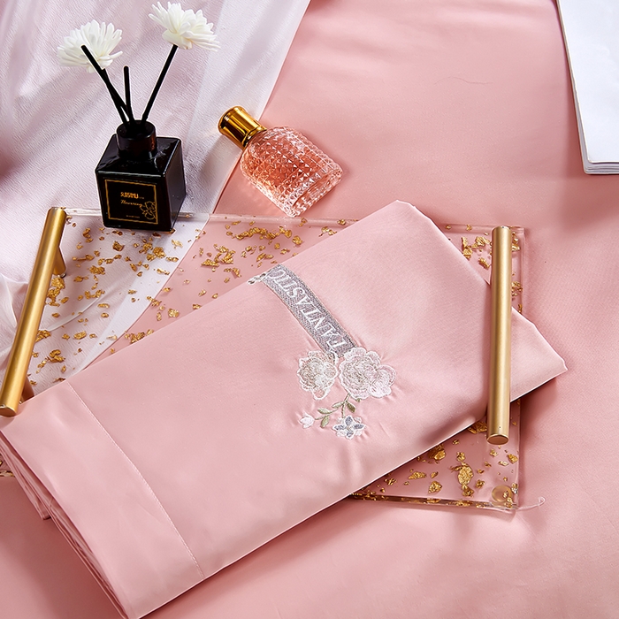 91家纺网 家纺一手货源 找家纺 2025新款120S60支双股贡缎长绒棉刺绣花四件套纯棉全棉100%棉轻奢时尚 卡芙-新豆沙