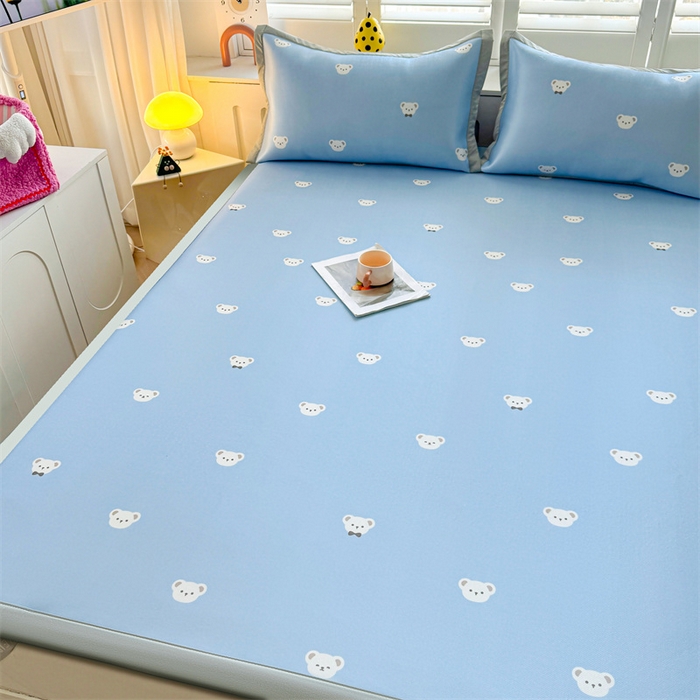 91家纺网 家纺一手货源 找家纺 雯豆2025春夏新款碳光冰丝席三件套A类凉感印花三明治凉席 碳光冰丝席-绑带款-可爱点点