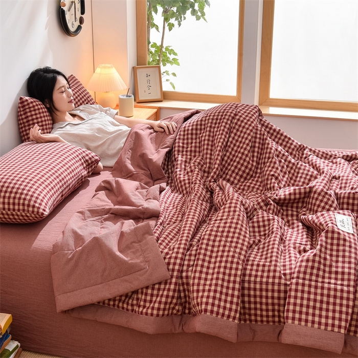 91家纺网 家纺一手货源 找家纺 凡心2025新款包检测假一罚十 百分百棉花填充 夏凉被空调被可机洗直播可过质检 酒红格