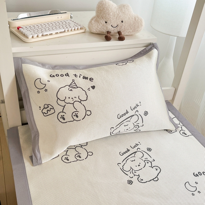 91家纺网 家纺一手货源 找家纺 川悦生活2025新款小清新冰藤席学生款 开心旺仔