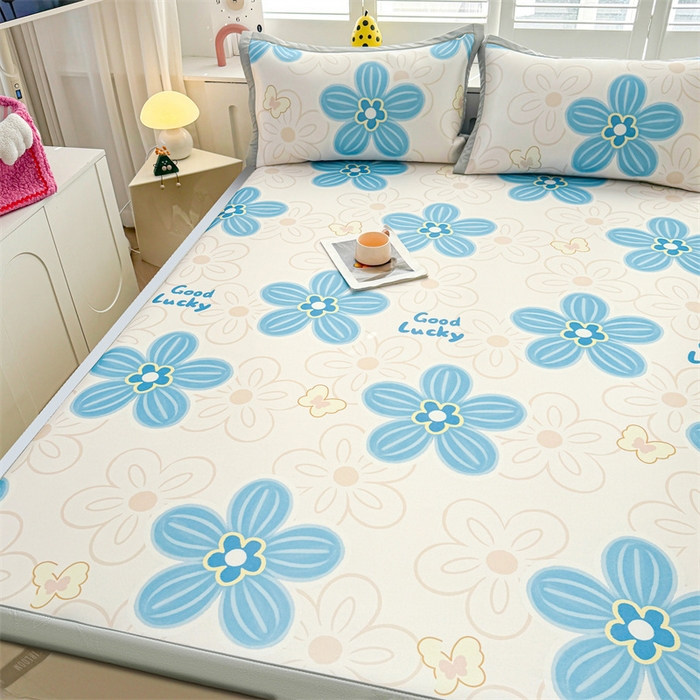 91家纺网 家纺一手货源 找家纺 雯豆2025春夏新款碳光冰丝席三件套A类凉感印花三明治凉席 碳光冰丝席-绑带款-艾夏