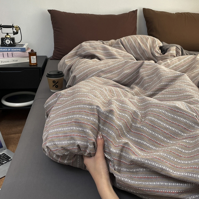 91家纺网 家纺一手货源 找家纺 羋多（原穆琪） 2025新款全棉色织提花人字斜四件套-美拉德系列 美拉德-暮光灰