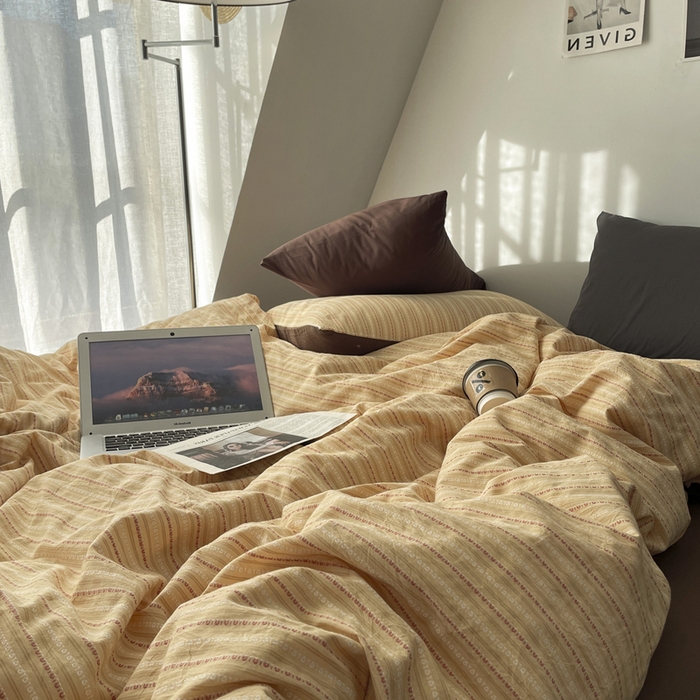 91家纺网 家纺一手货源 找家纺 羋多（原穆琪） 2025新款全棉色织提花人字斜四件套-美拉德系列 美拉德-落日黄