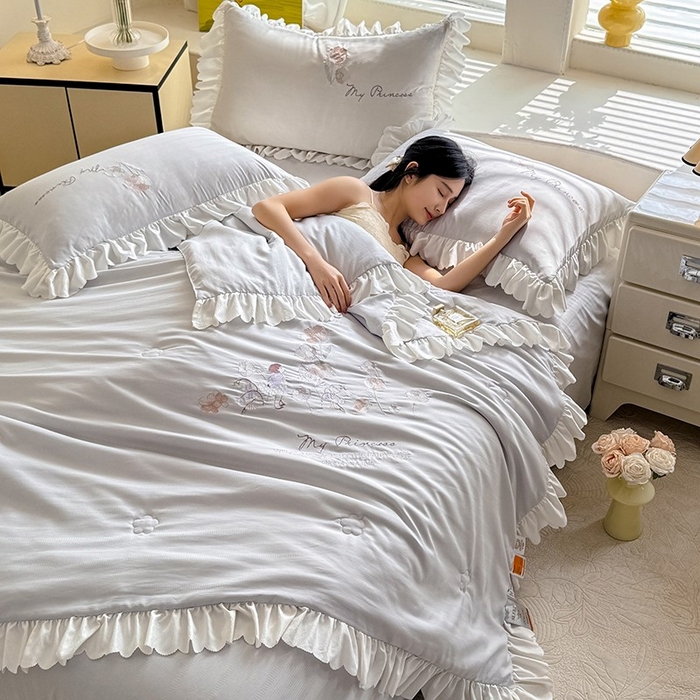 91家纺网 家纺一手货源 找家纺 绒世界 绒世界 2025针织提花绣花小清新夏被四件套 童话-星灰