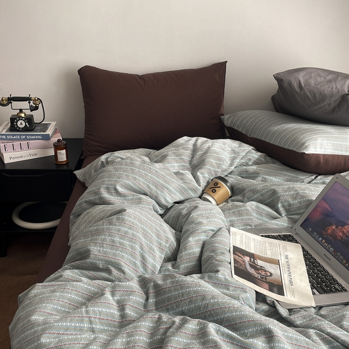 91家纺网 家纺一手货源 找家纺 羋多（原穆琪） 2025新款全棉色织提花人字斜四件套-美拉德系列 美拉德-烟雨青