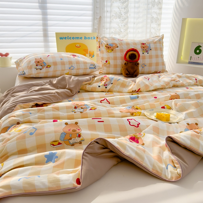 91家纺网 家纺一手货源 找家纺 弗苓家纺 2025新款A类皱皱纱印花夏被 卡皮巴拉