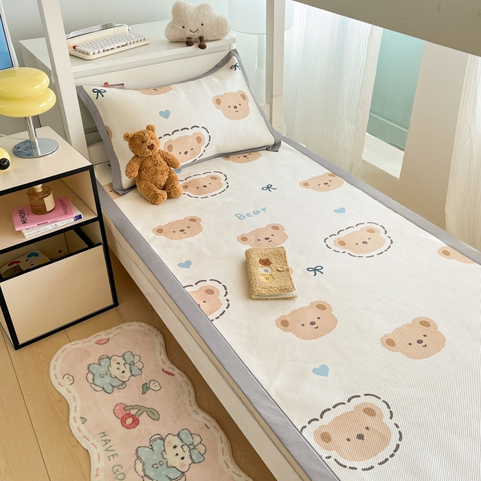 91家纺网 家纺一手货源 找家纺 川悦生活2025新款小清新冰藤席学生款 咕噜小熊