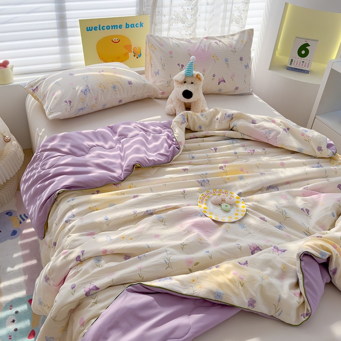 91家纺网 家纺一手货源 找家纺 弗苓家纺 2025新款A类皱皱纱印花夏被 南风轻拂