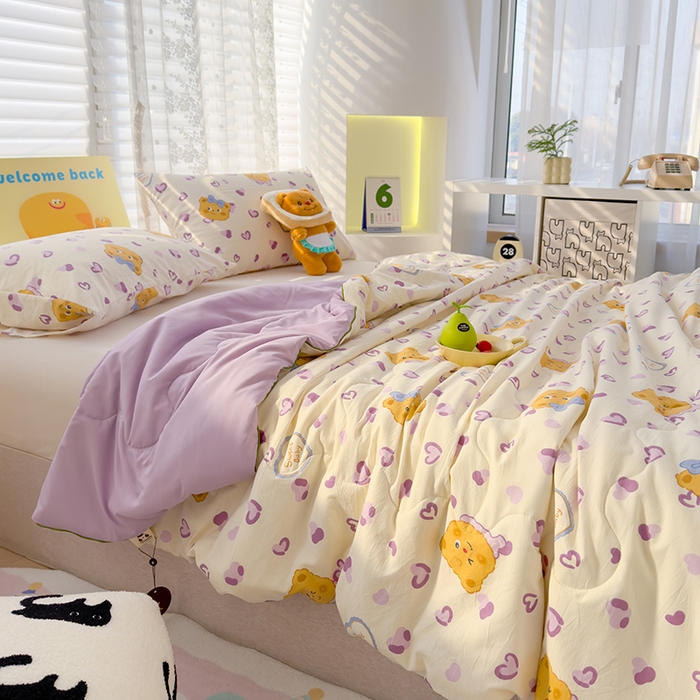 91家纺网 家纺一手货源 找家纺 弗苓家纺 2025新款A类皱皱纱印花夏被 黄油小熊