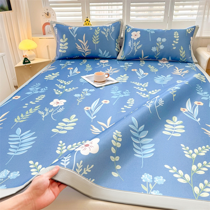 91家纺网 家纺一手货源 找家纺 雯豆2025春夏新款碳光冰丝席三件套A类凉感印花三明治凉席 碳光冰丝席-绑带款-花影动