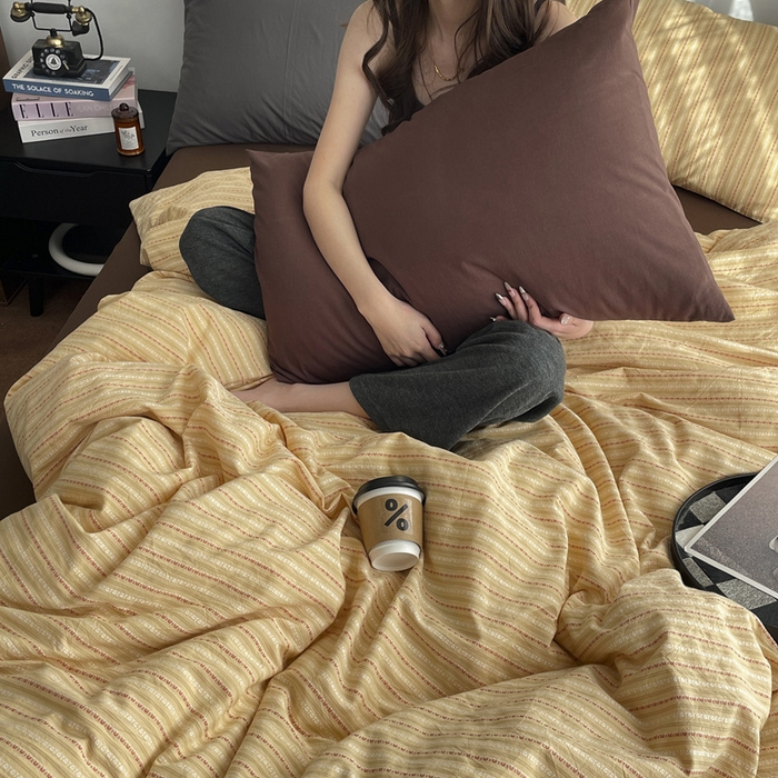 91家纺网 家纺一手货源 找家纺 羋多（原穆琪） 2025新款全棉色织提花人字斜四件套-美拉德系列 美拉德-落日黄