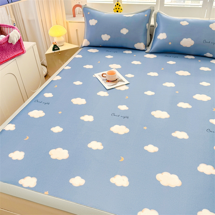 91家纺网 家纺一手货源 找家纺 雯豆2025春夏新款碳光冰丝席三件套A类凉感印花三明治凉席 碳光冰丝席-绑带款-天空云