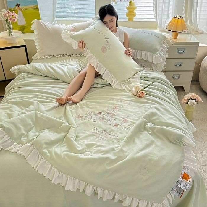 91家纺网 家纺一手货源 找家纺 绒世界 绒世界 2025针织提花绣花小清新夏被四件套 童话-薄荷绿