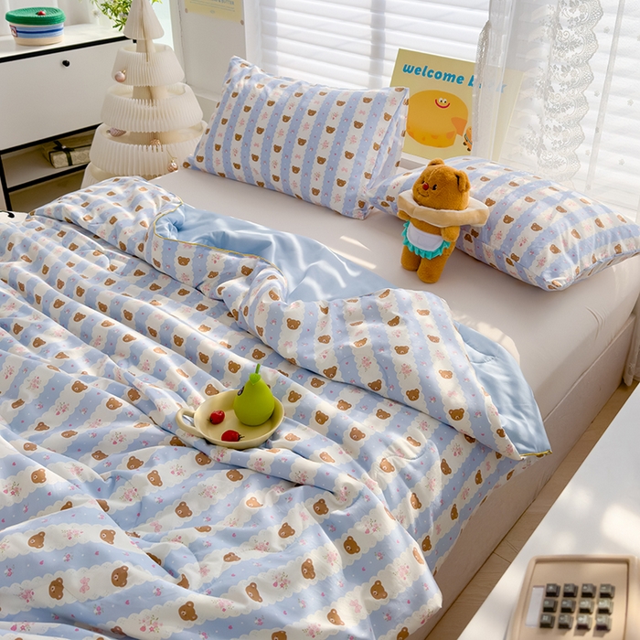 91家纺网 家纺一手货源 找家纺 弗苓家纺 2025新款A类皱皱纱印花夏被 泰迪熊